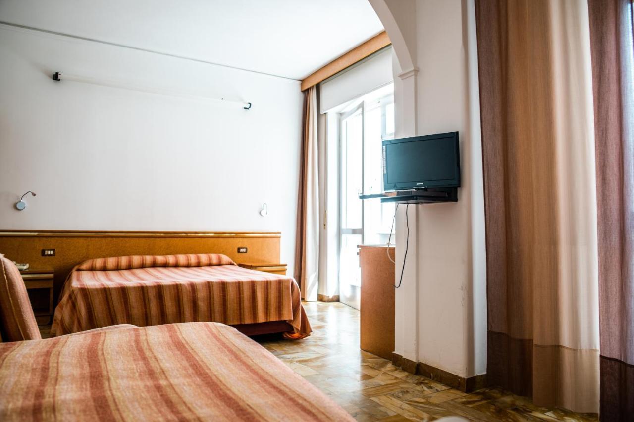 Hotel West End Alassio Exterior photo