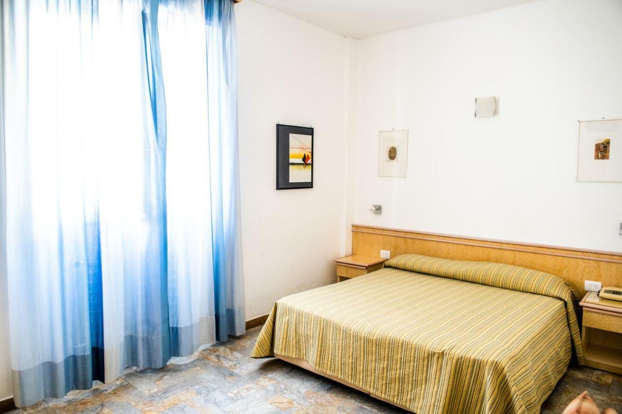 Hotel West End Alassio Exterior photo