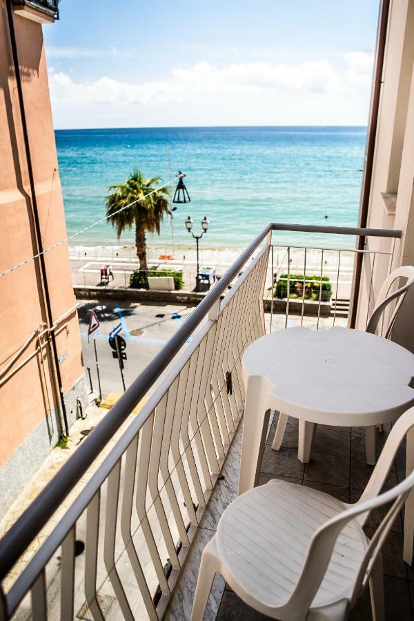 Hotel West End Alassio Exterior photo