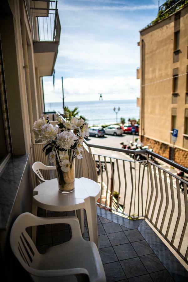Hotel West End Alassio Exterior photo